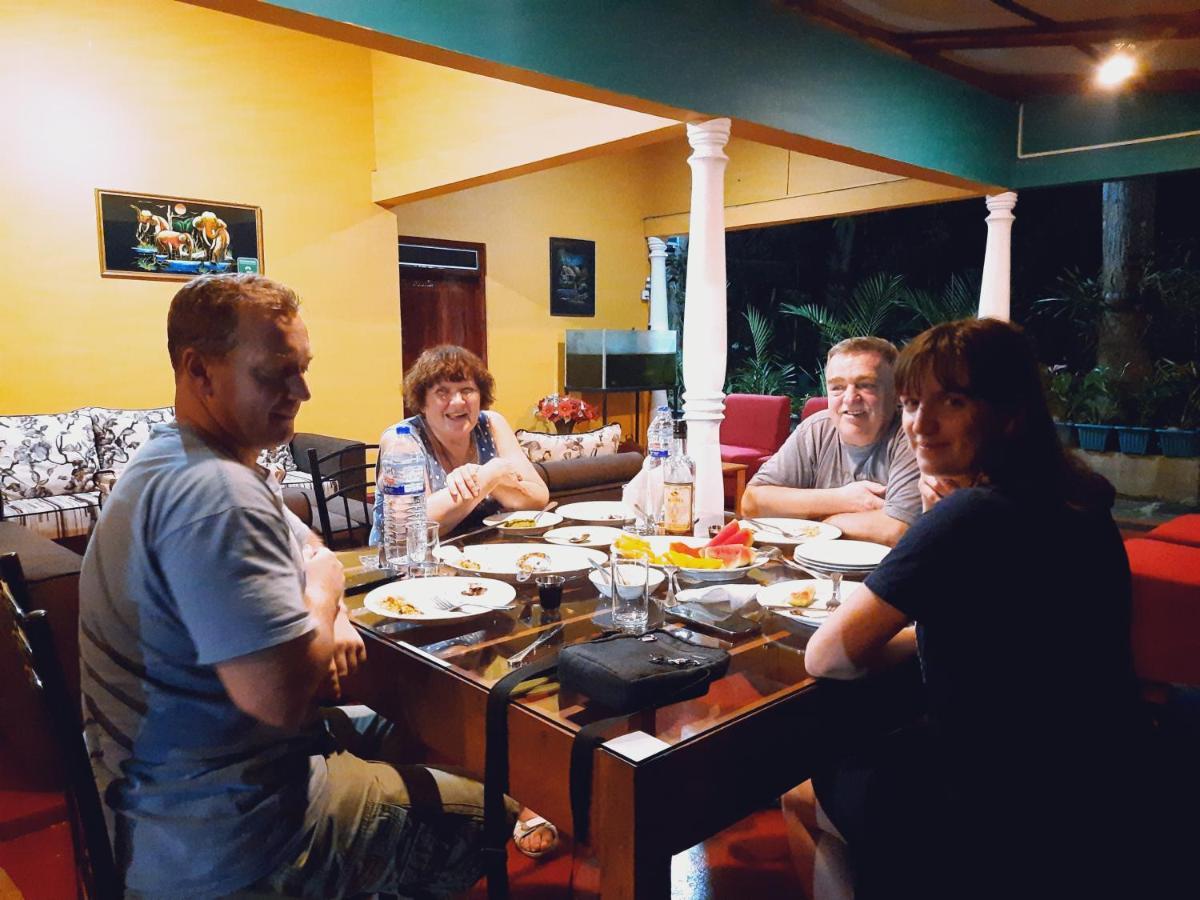 Palitha Homestay Sigiriya Bagian luar foto